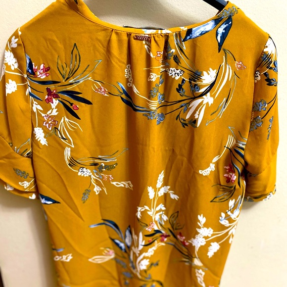 Blouse by Ivanka Trump - Picture 6 of 6